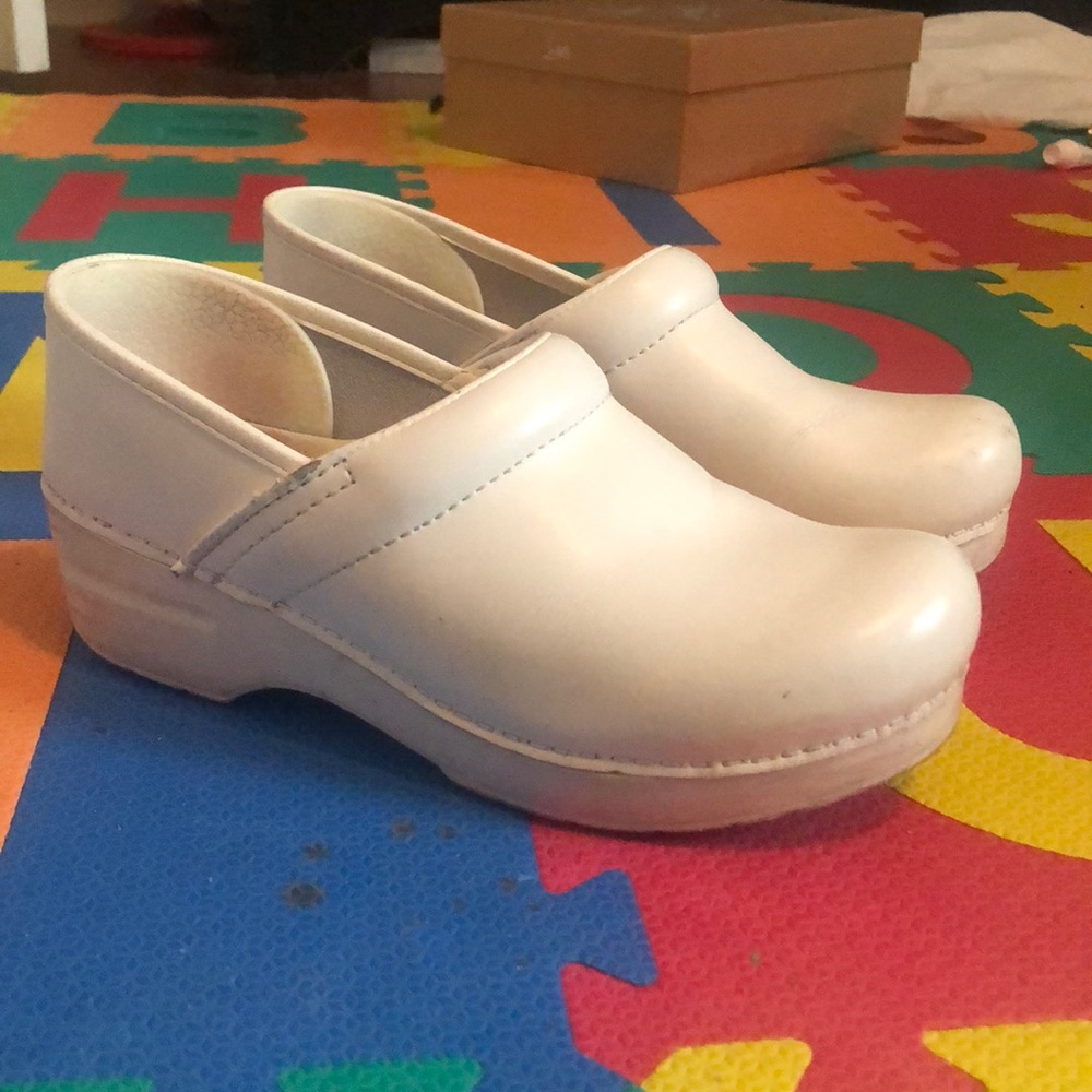Dansko white clogs (38)